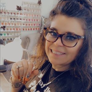 Meet your Posher, Loree